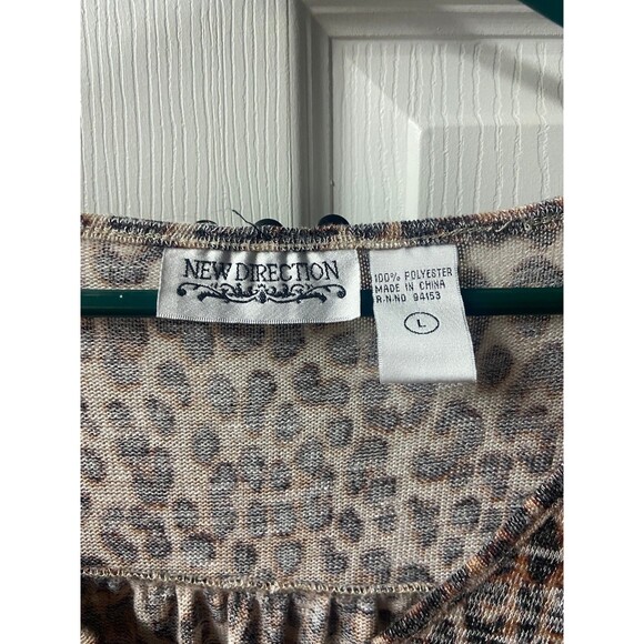 New Directions V Neck Stretch Top Womens Large Tiger Print Long Sleeved - Picture 2 of 4